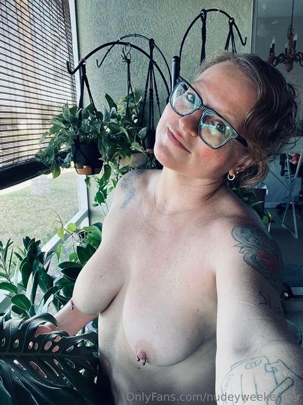 I could stare at these plants all day. Happy Friday and holy..