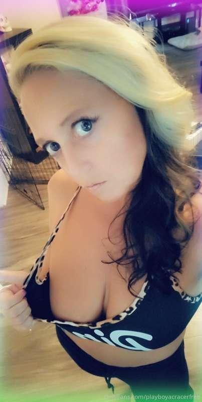 😈🥵💦💦💦 I'm now offering premium snapchat for $20 for 24 hours..