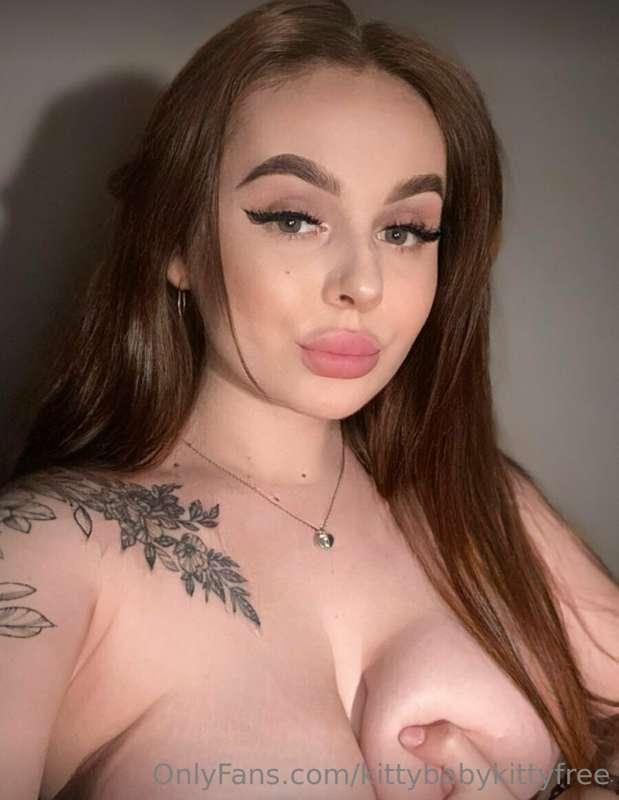 ## 😈🔞@sweetie_sueeee IS WET RIGHT NOW🔞😈
Wet & wild @sweetie_..