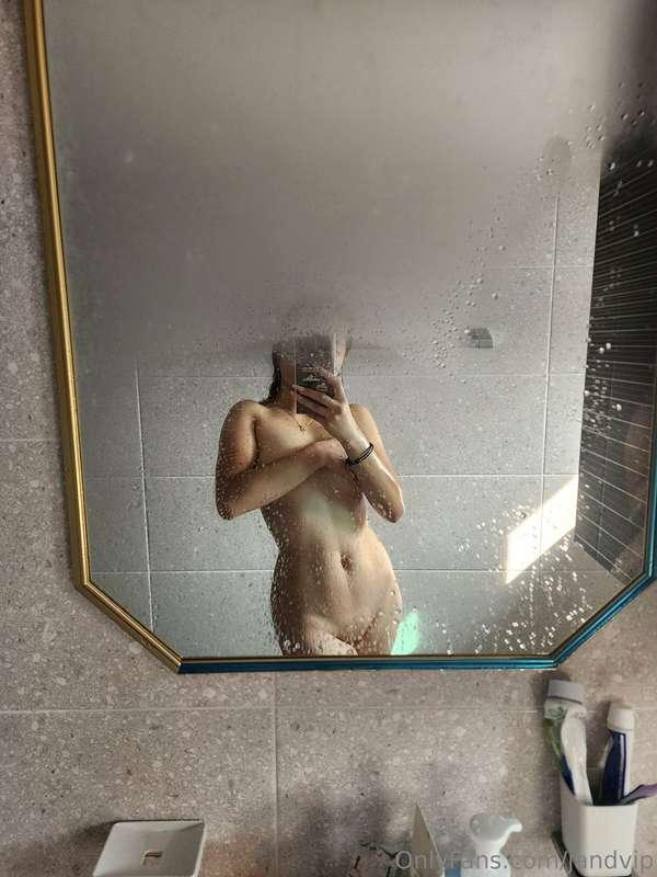 Would you take a shower with me?💦🤤