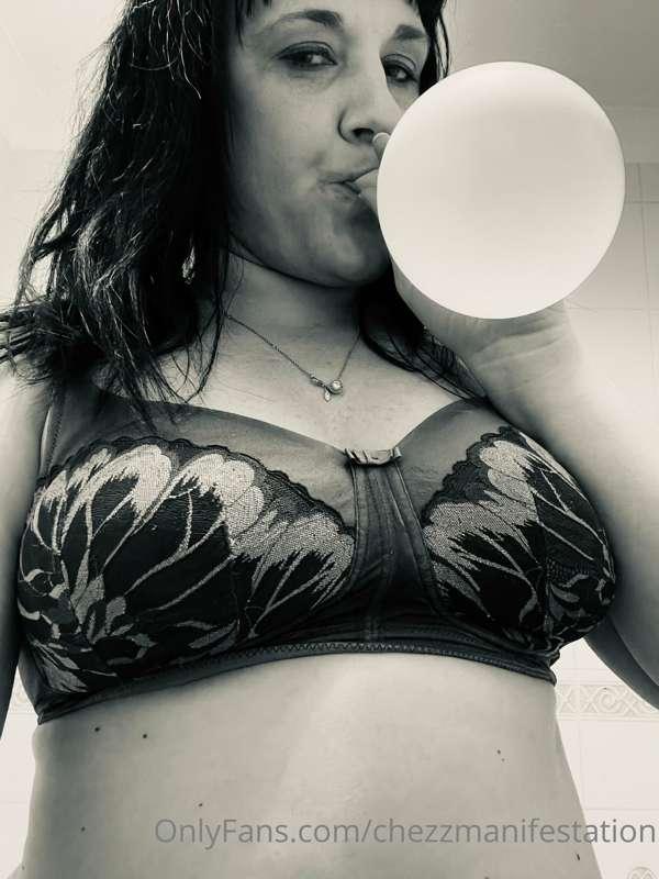 Bath time teaser 🎈