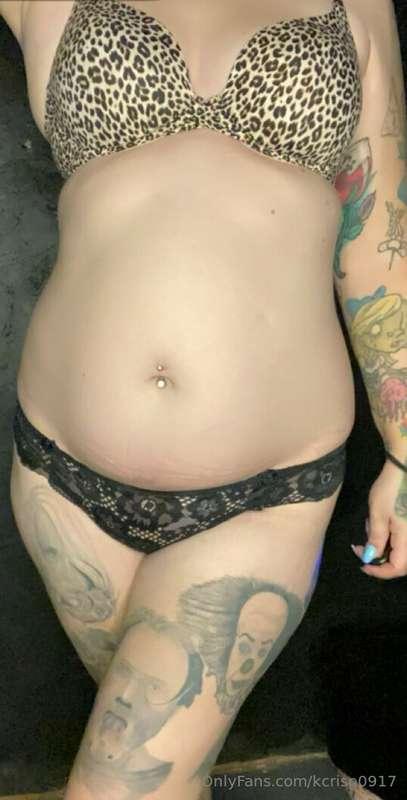 Happy Sunday! Dm for content details or reach me on Snapchat..