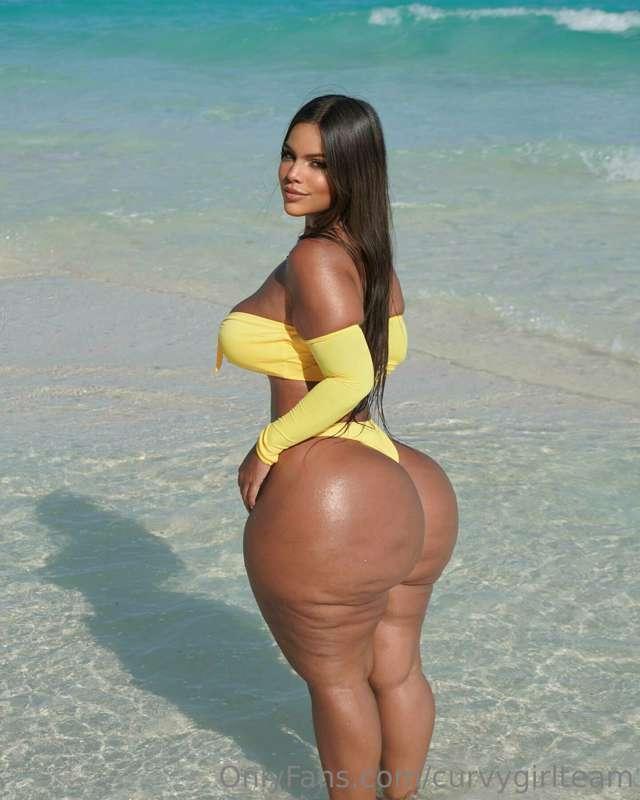 curvygirlteam image #0