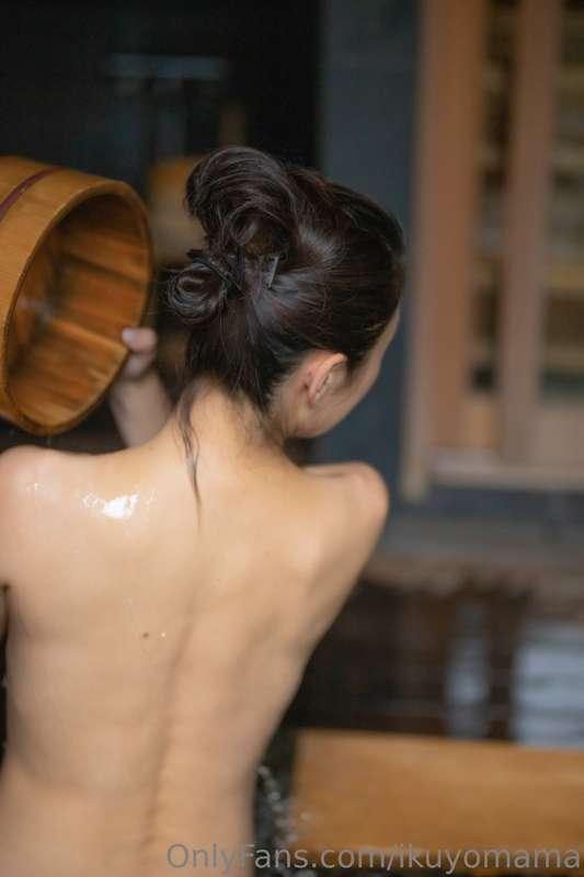 貴方と二人で入った混浴温泉のエッチな写真
A naughty picture of a mixed bathing ho..