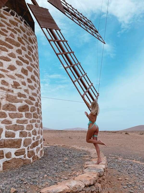 3 days with me in the middle of nowhere? 👅tap YES 🤍 and let ..