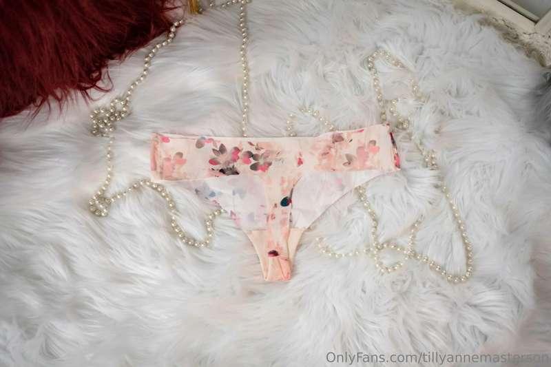 I FINALLY have my souvenirs listed on my website!
Contact me..