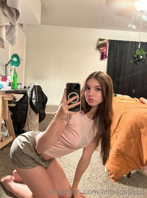 Free sextape 💕😍 first 50 subs get her first tape! @kendallje..