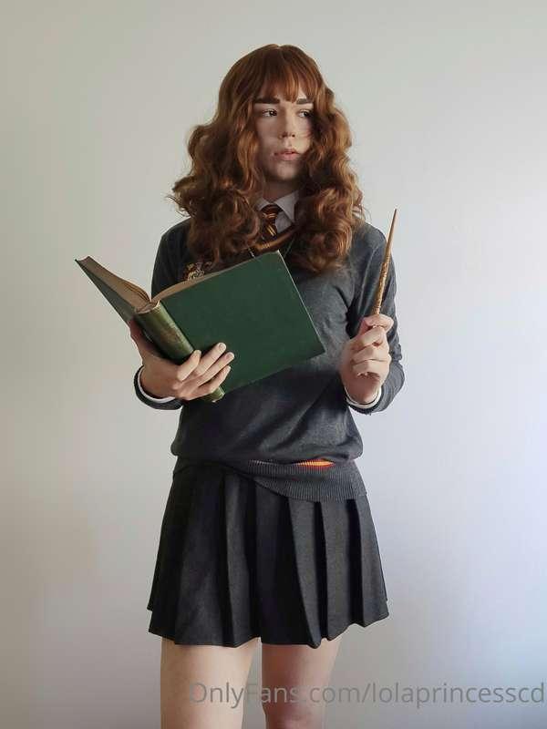 More pics of me as Hermione ✨ (Also fuck J. K. Rowling and h..