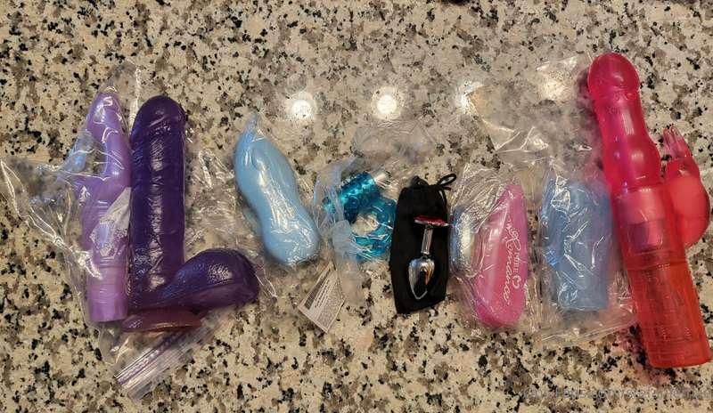 Which one should I play with tonight 😈💦 making a brand new m..