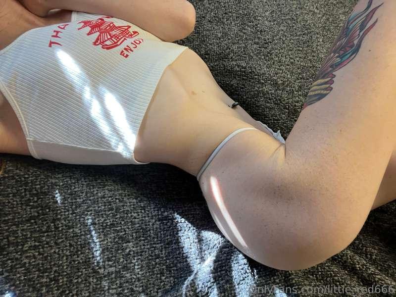 https://onlyfans.com/little_red666vip Go follow my vip page ..