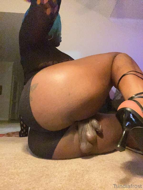 Lick my pretty balls 😝
