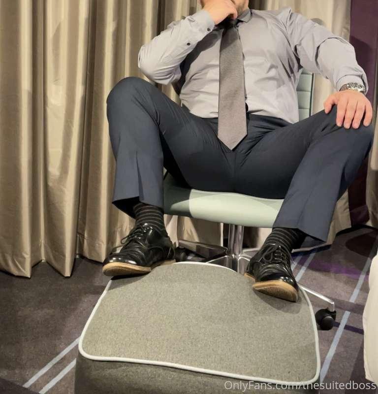 thesuitedboss image #3
