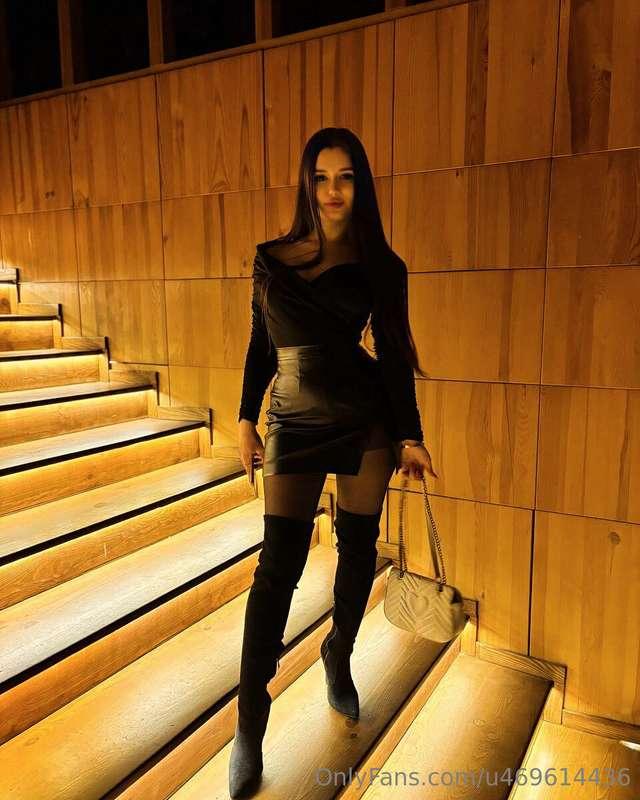 Evening, warm light and me in this look... I feel irresistib..