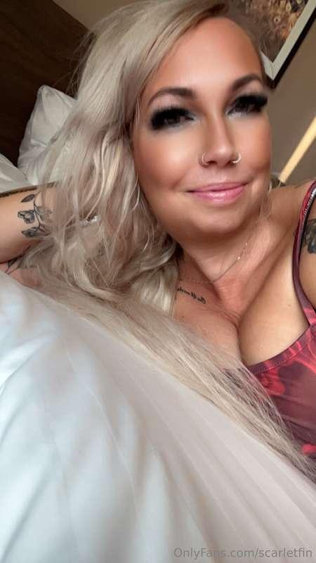 Ihanaa viikonloppua kaikille ❤️ kuvailen uutta sooloa seuraa..