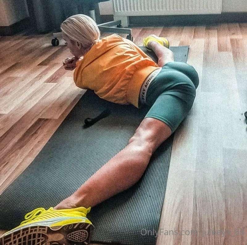 Have you ever fucked a girl in this position? 😉😋