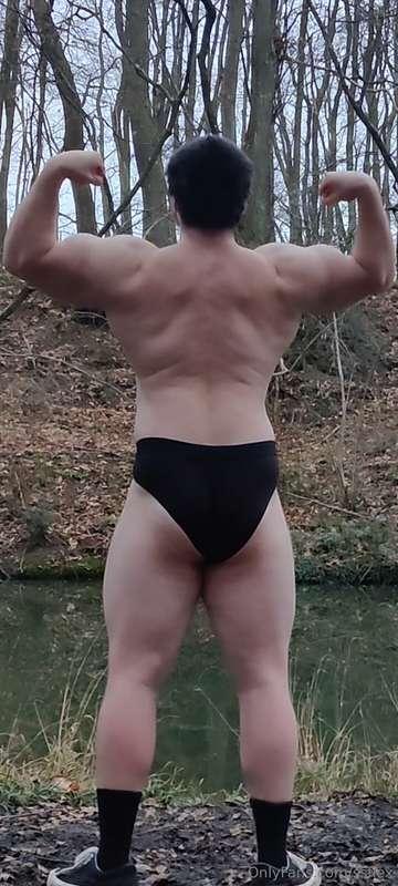 ARMS AND SHOULDERS ARE MASSIVE AND ROUND