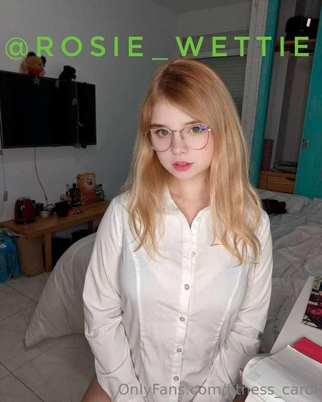 Show this shy girl @rosie_wettie what you'd like to do with ..