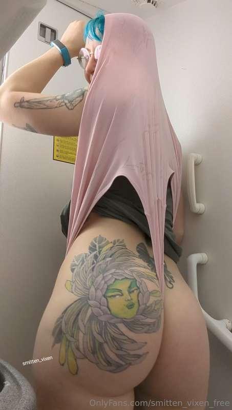 Wedgies on the plane! ✈️ Including atomics, frontals and squ..