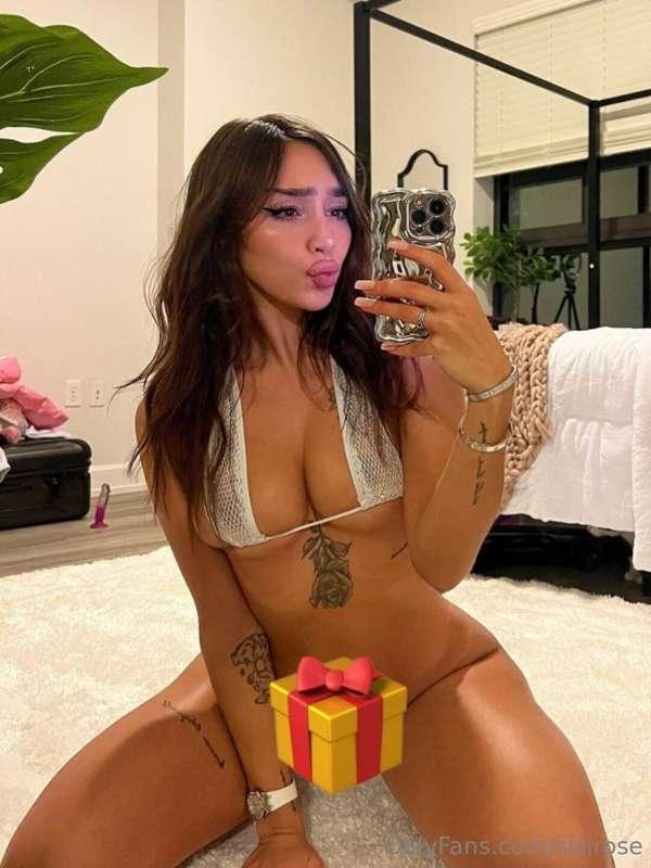 ### SENDING FREE NUDES 🎁👀
ik you are gonna cum real good whe..