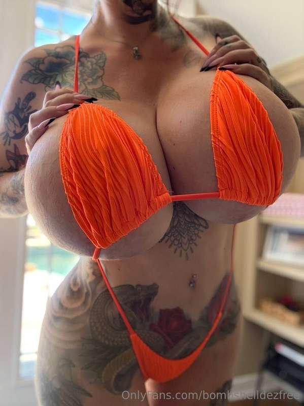 I just want to put these huge milkers in your face!