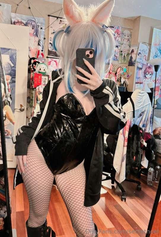 Fishnets, tights, or bare? 🐰