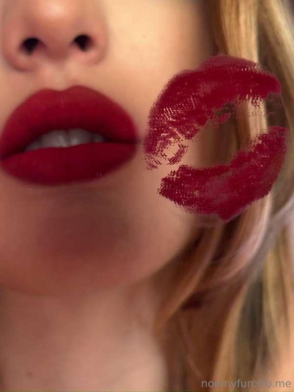Dove vorresti che lasciassi l'impronta delle mie labbra? 👅