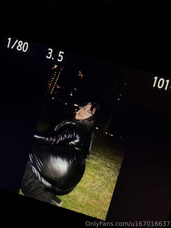 Havin’ so much fun in leather. 🧛🏻‍♀️Foto de la foto, para qu..