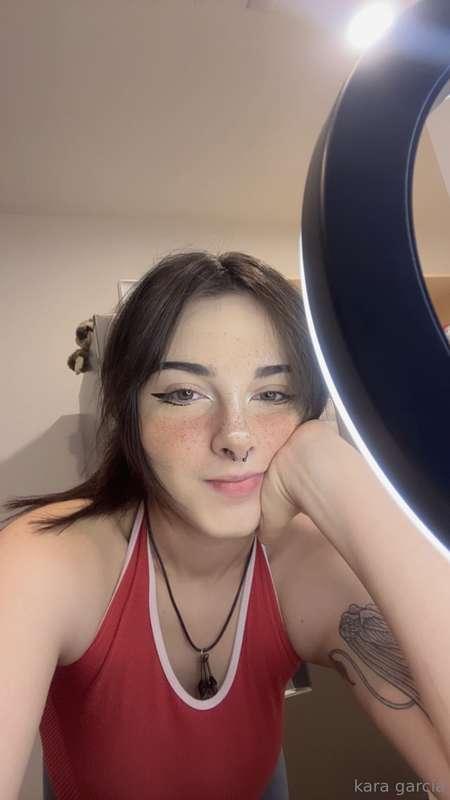 How's your Monday going babe? :3 