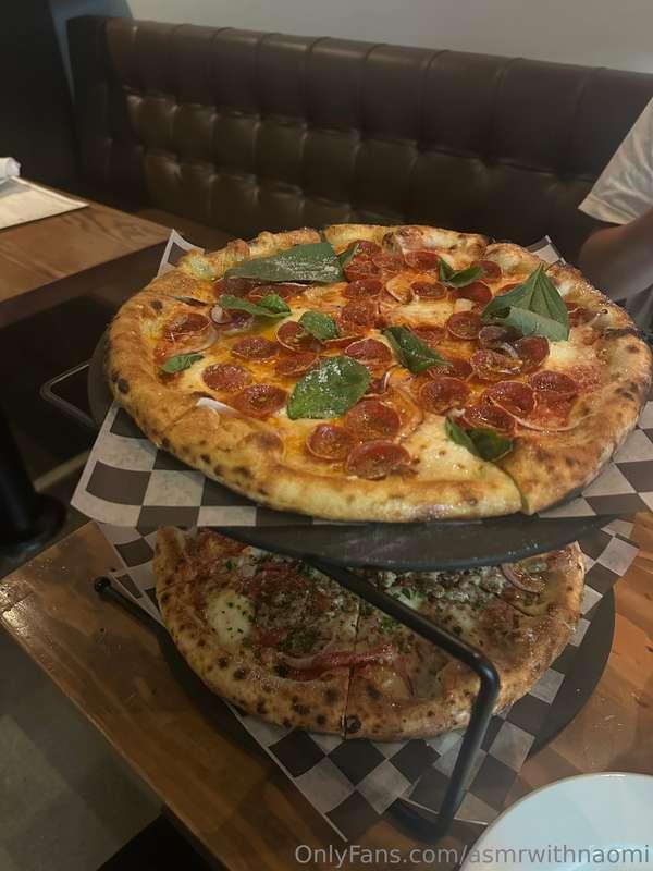 Delicious pizza I had the other day, so yummy😋