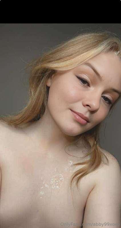 How do I look covered in your cum 🥵🥰