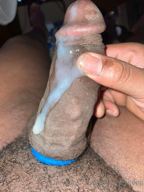 Got out the shower and had to bust a nut 😩 anybody wanna cle..