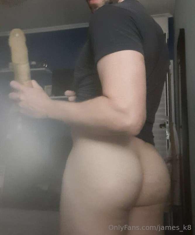 I couldn't sleep so I started to play with my ass 😄