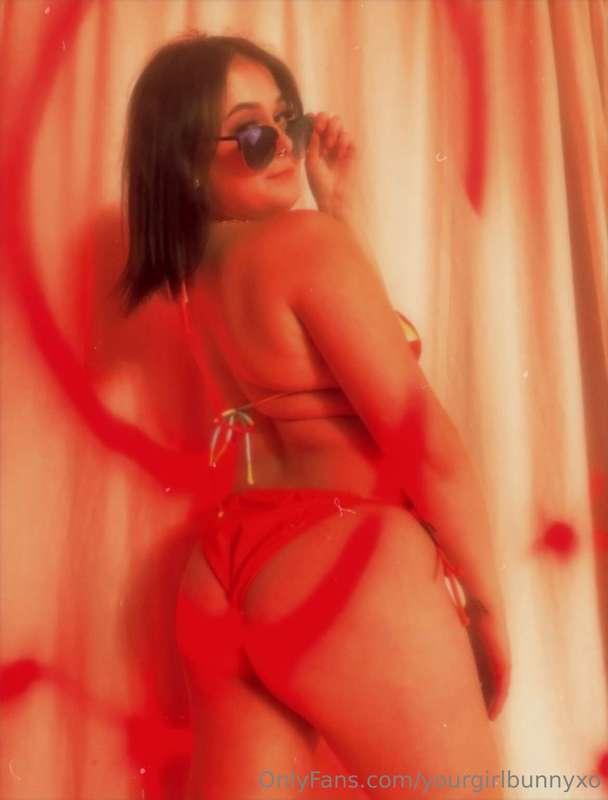 I love this photo🍑Are you a tits or ass person?