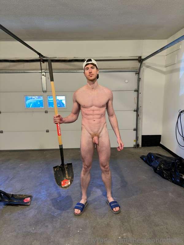 This is Big Bro reporting for duty 👷🏻‍♂️ Would you let me di..