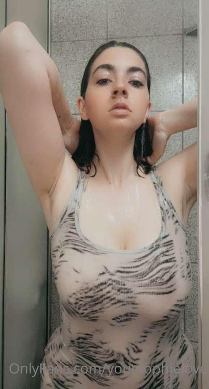 Wanna take a peak into my shower this morning? 😘