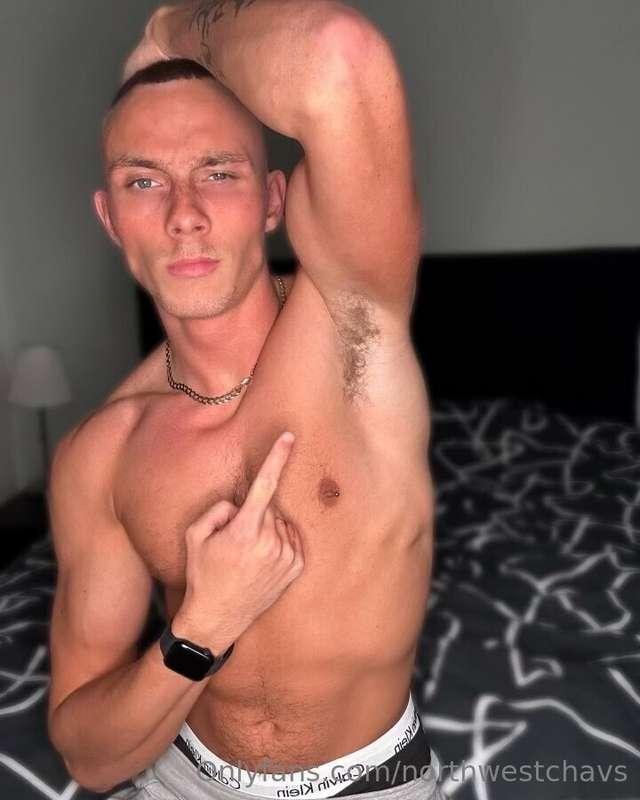 Who’s getting their nose in there 😉