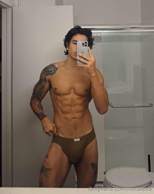 Starting of your day with a new pic in a mirror 😉😏