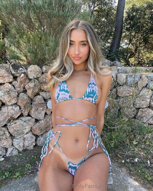 come strip this bikini off me🥰