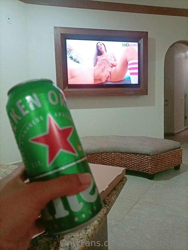 Que rico un poquito de alcohol , algo de sexo y duro y dale ..
