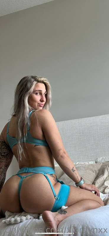 Lookin back at it for Humpday🍑
