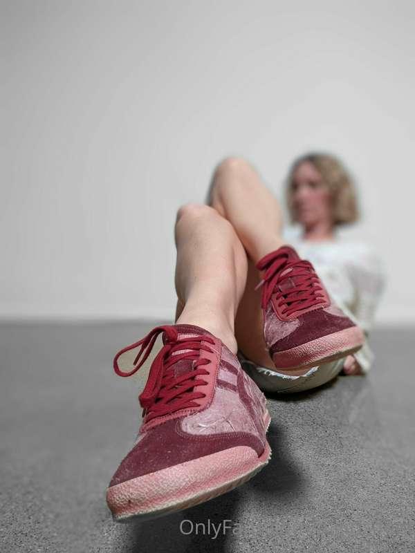 a.girls.feet image #1