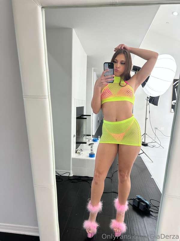 ## live anal show 🍑 feb 22nd @ 7pm PST 🥰