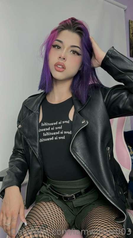 Today my COSPLAY is about ROCK STAR!😈
How much do you like i..