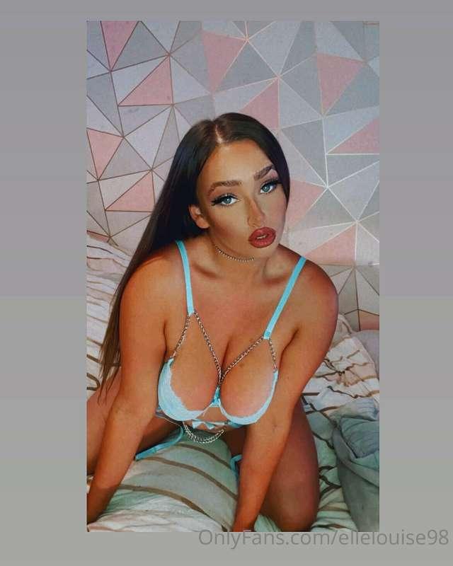 Your one and only little slut❤️❤️
Birthday princess in 2 wee..