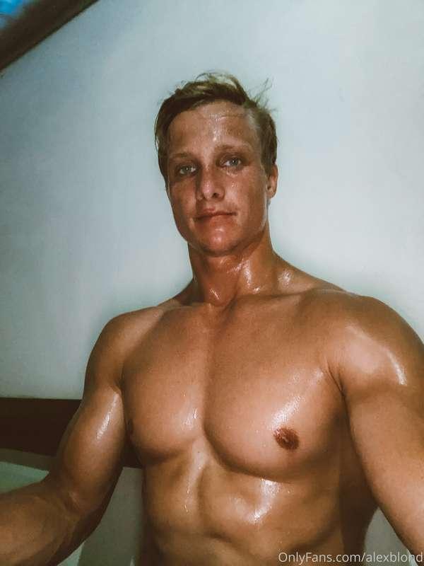 today I have a hard workout) I am all wet. But that was cool..