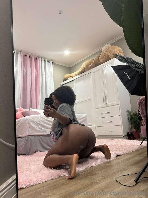 You like it when i bend it over for you, babe?🙈🍑😏