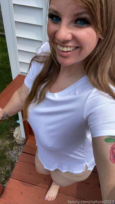 A little throw back today! I’m ready for warmer weather so I can play in the water again! 

#fyp #naturedani #outdoor #country  #thick #pawg #ass #bigboobs #bigtits #bbw #chubby