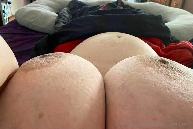 I’m sooooo tired this morning 😴 Maybe I’ll stay in bed a bit..