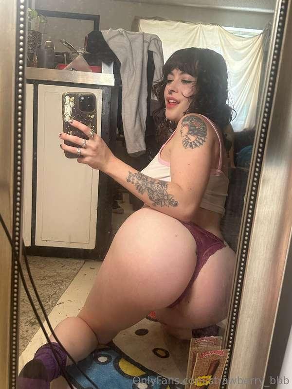 I wanna show u without the thong🍑🍑