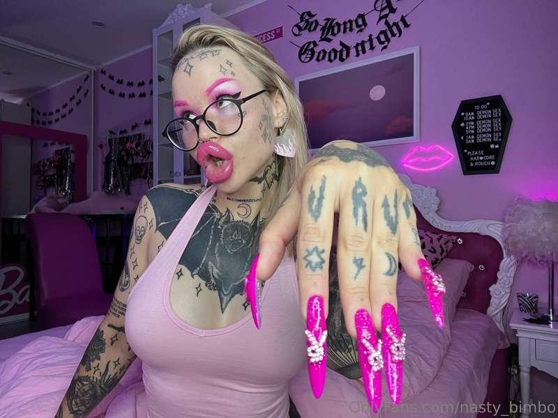 Omg these nails are so bitchy😍😍😍